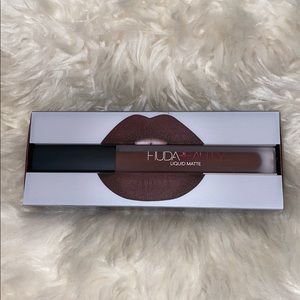 Huda Beauty Liquid lipstick